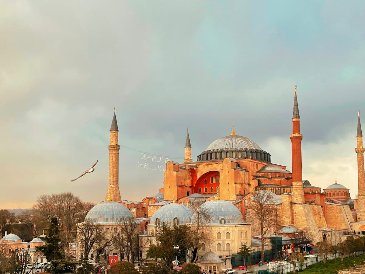 Hagia Sophia și minaretele sale, Istanbul — CautaVacanta.ro